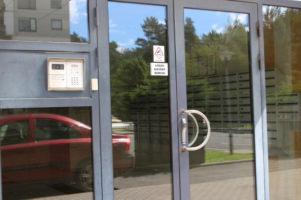 Riga Apartment Brivibas With Private Parking Экстерьер фото